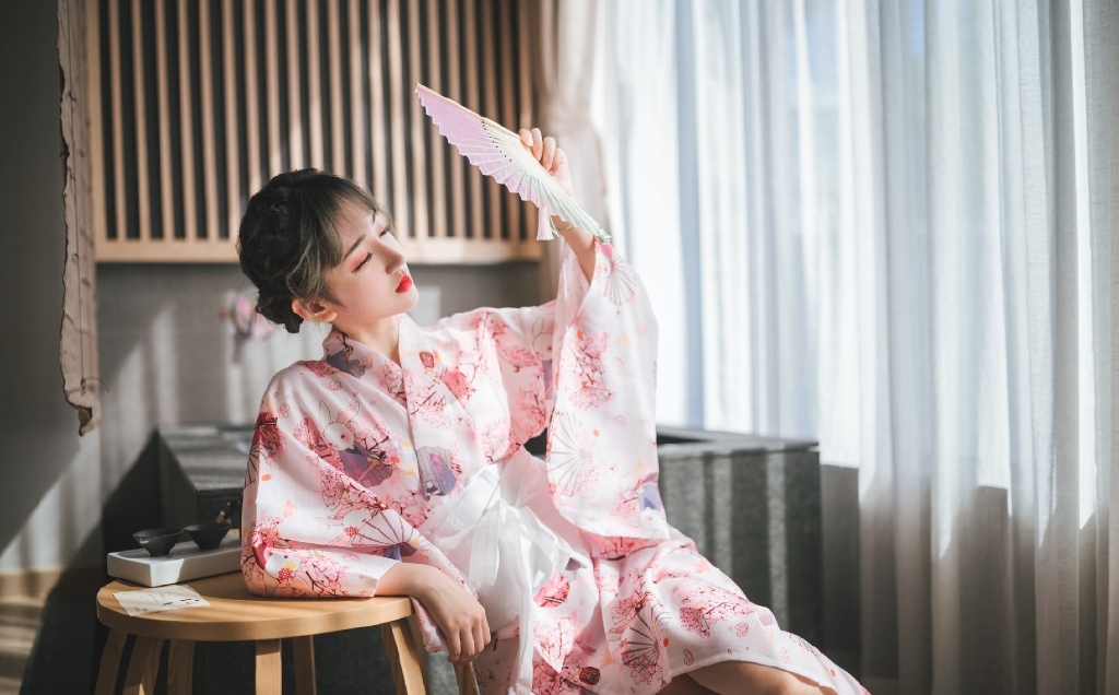 日系和服美女性感魅惑写真图片