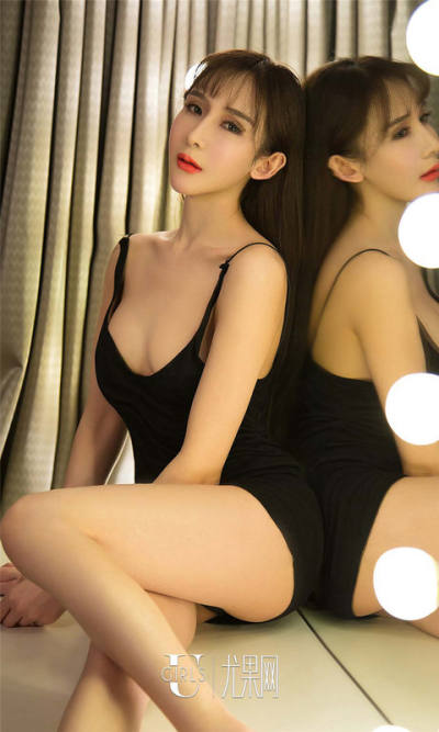 性感美女内衣嫩模阿依努尔瓦娅雪白美乳室内写真
