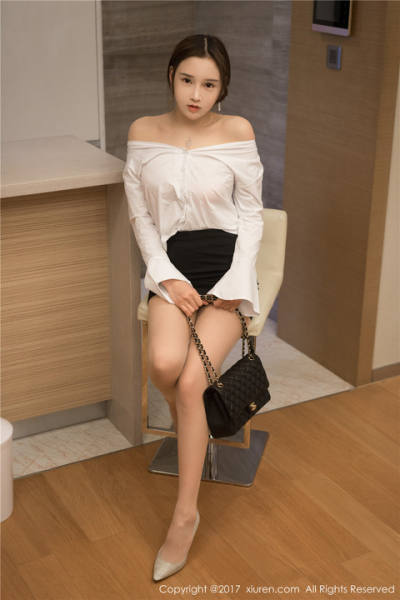中国美腿高跟名模美美宝宝酒店气质写真
